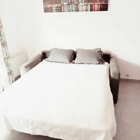 Apartament Proche De La *