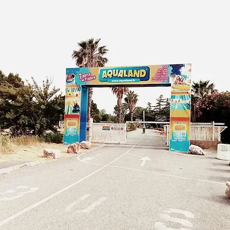 Апартаменты Studio Proche De La Mer Фрежюс